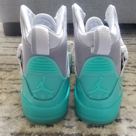 Air Jordan 3 Retro Explorer Size 6.5 - Picture 4 of 7